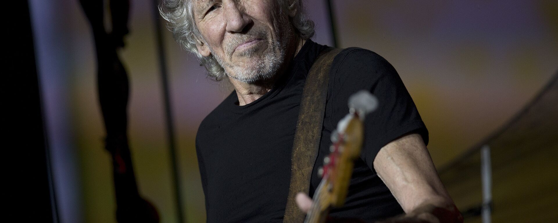 British singer and songwriter Roger Waters performs during his concert of the Us+Them tour at Maracana stadium, Rio de Janeiro, Brazil, Wednesday, Oct. 24, 2018 - Sputnik International, 1920, 07.08.2022