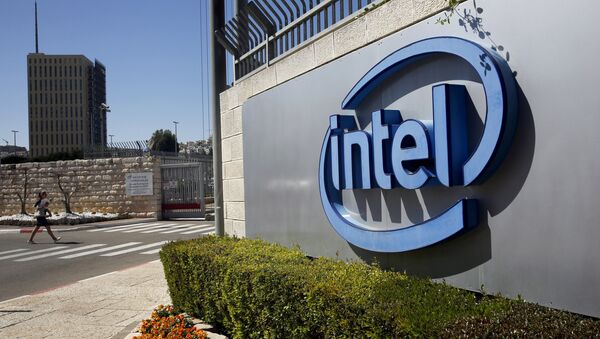 FILE PHOTO: The logo of Intel, the world's largest chipmaker is seen at their offices in Jerusalem, April 20, 2016 - Sputnik International