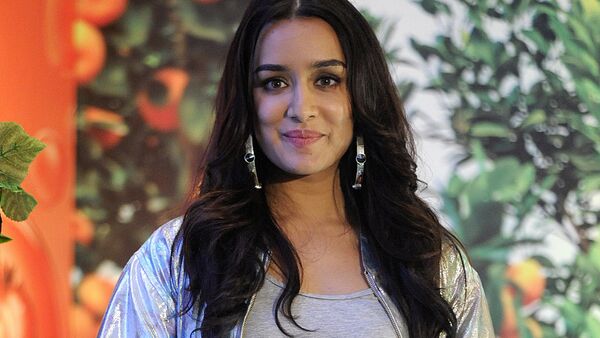 Indian Bollywood actress Shraddha Kapoor poses during a promotional event for beauty products in Mumbai on July 7, 2017 - Sputnik International