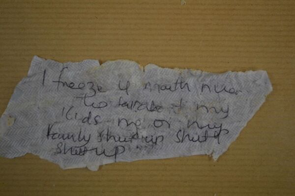 One of the notes - part of a witchcraft spell - which were found in frozen limes in the woman's freezer - Sputnik International