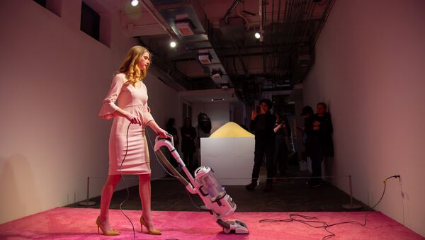 Ivanka Vacuuming, an art exhibit running in Washington, DC - Sputnik International