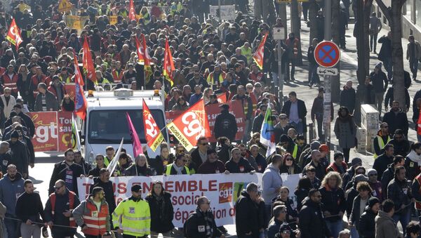 Unionists form the CGT (General Working Confederation) march in Marseille, southern France, Tuesday, Feb. 5, 2019 - Sputnik International