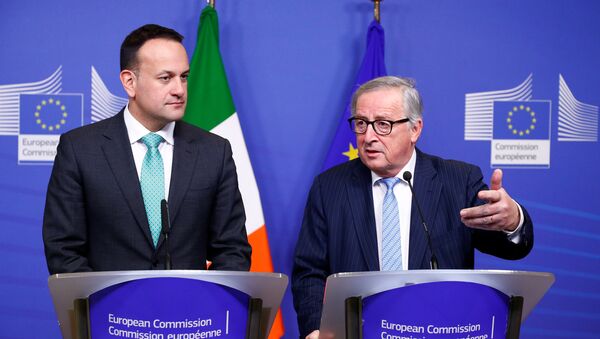 EU Commission President Jean-Claude Juncker and Irish Prime Minister Leo Varadkar hold a news conference after their meeting in Brussels, Belgium February 6, 2019. - Sputnik International