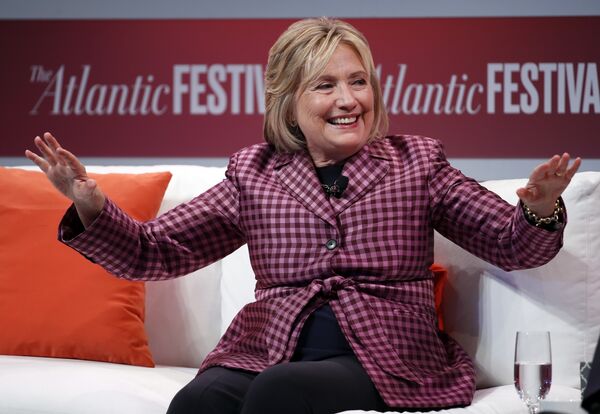 Hillary Clinton 'Running' Again in 2020, Seeking a Way to ‘Fit In’, Claims Steve Bannon Hillary Clinton 'Running' Again in 2020, Seeking a Way to ‘Fit In’, Claims Steve Bannon - Sputnik International