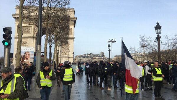 13th Consecutive Yellow Vests Rally in Paris - Sputnik International