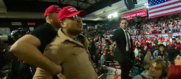 BBC cameraman attack at a Trump rally in El Paso, Texas BBC cameraman attack at a Trump rally in El Paso, Texas - Sputnik International