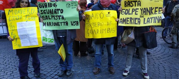 Roma, Piazza Vidoni, manifestazione unitaria a sostegno del legittimo presidente del Venezuela Nicolas Maduro - Sputnik International