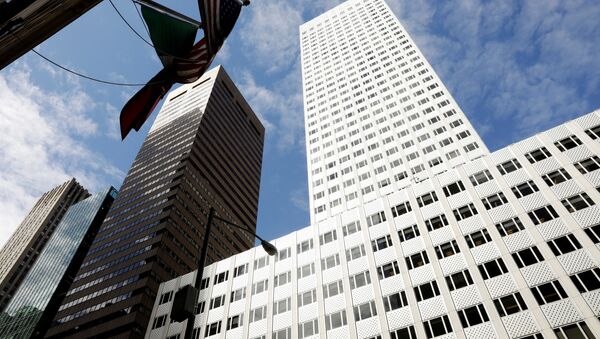 A building at 666 Fifth Avenue, owned by Kushner Companies, rises above the street in New York, U.S., March 30, 2017 - Sputnik International