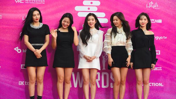 South Korean girl group Red Velvet pose on the red carpet at the 28th Seoul Music Awards in Seoul on January 15, 2019. - Sputnik International