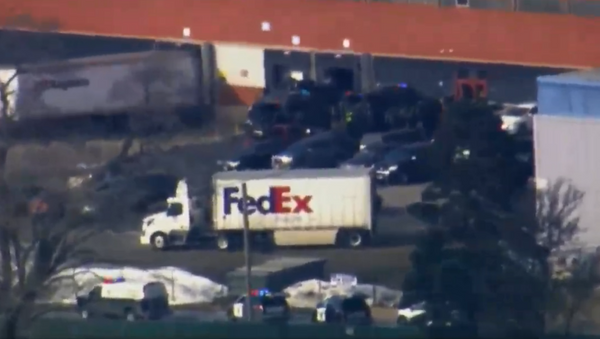Police respond to active shooter reports at a warehouse site in Aurora, Illinois. - Sputnik International