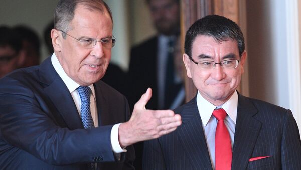 Russian Foreign Minister Sergei Lavrov Meets his Japanese counterpart Taro Kono - Sputnik International