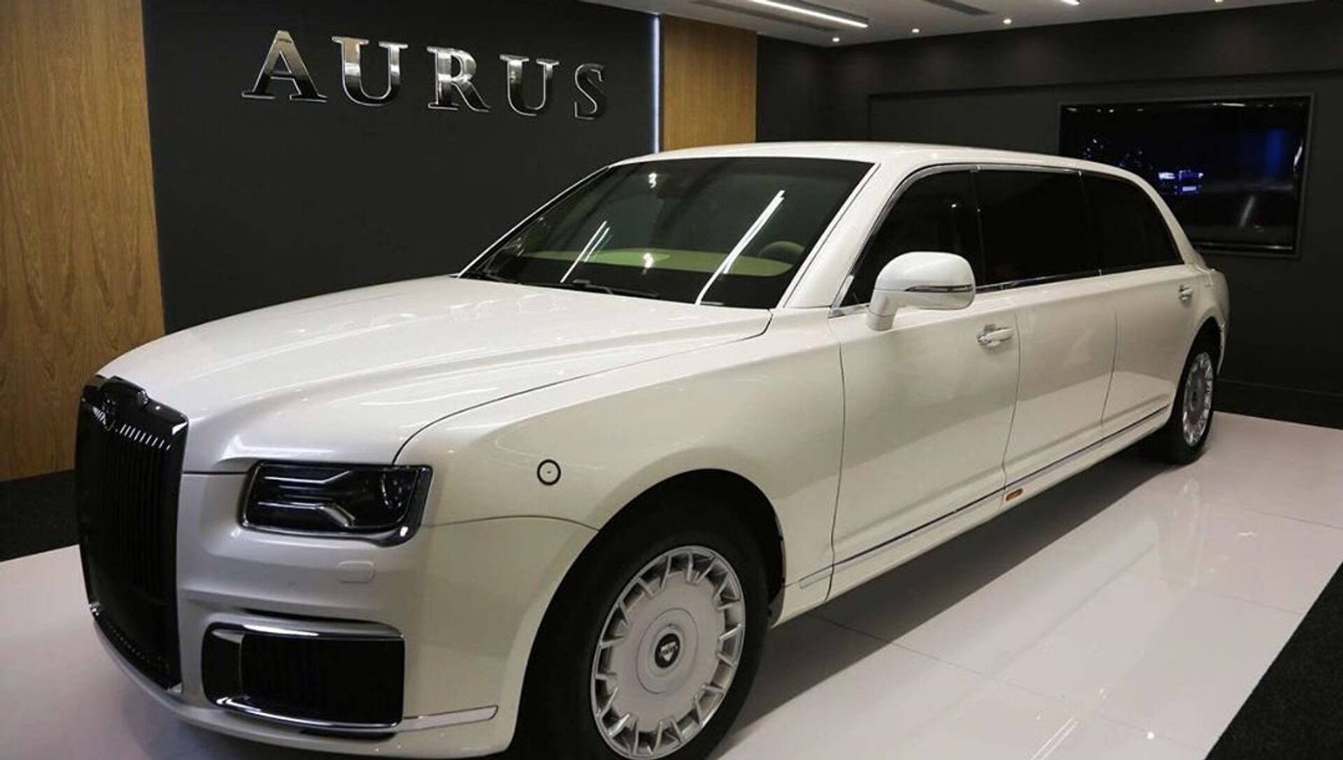 Saudi Arabia Energy Minister Mulls Buying New Russian Aurus Luxury
