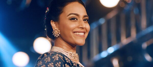 Indian Bollywood actress Swara Bhaskar showcases for a creation by designer Richa Malkani during the second season of The Wedding Junction Show, in Mumbai on October 26, 2018 Indian Bollywood actress Swara Bhaskar showcases for a creation by designer Richa Malkani during the second season of The Wedding Junction Show, in Mumbai on October 26, 2018 - Sputnik International