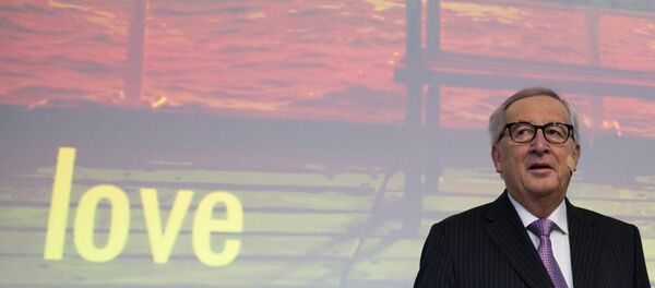 European Commission President Jean-Claude Juncker attends an event at the EU Charlemagne building in Brussels, Thursday, Feb. 21 2019 - Sputnik International