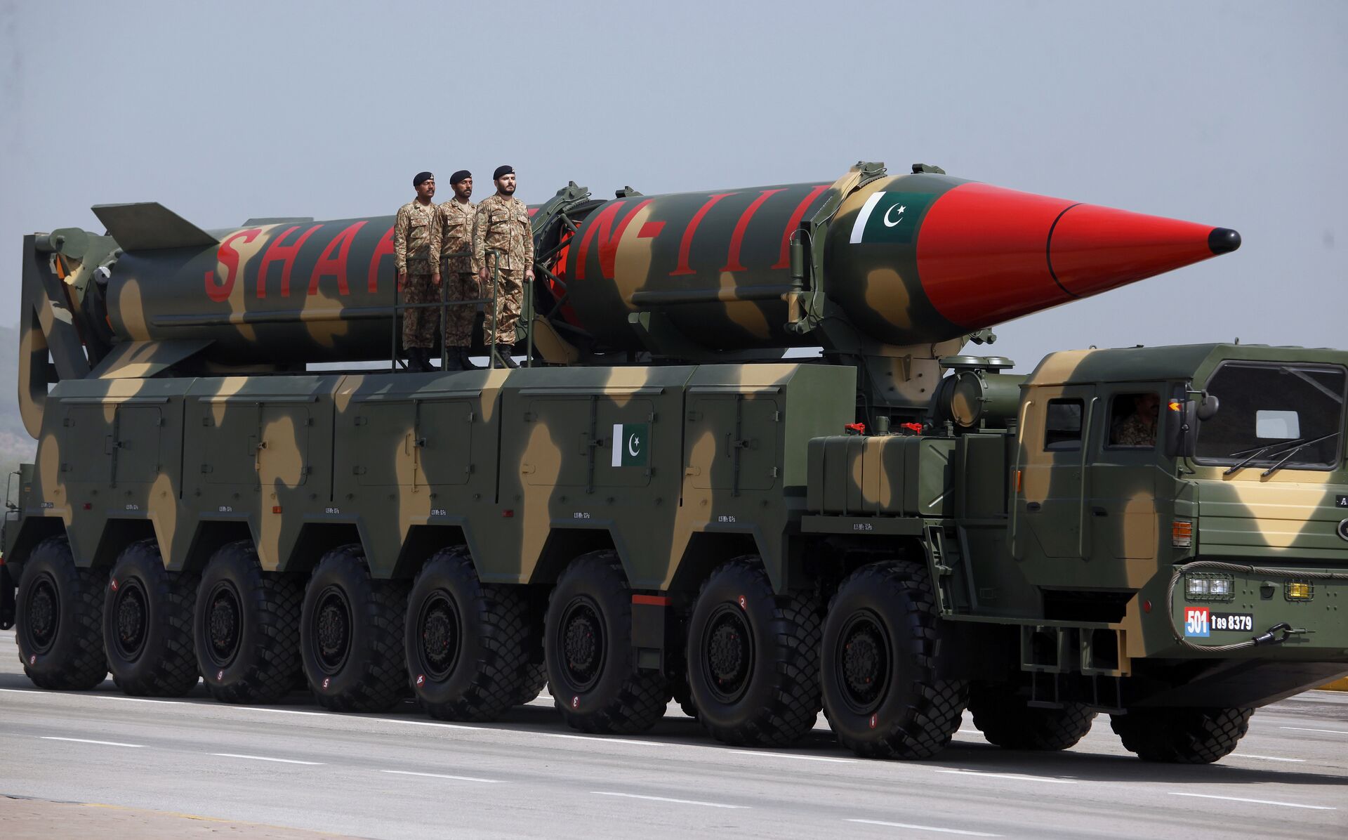A Pakistani-made Shaheen-III missile, that is capable of carrying nuclear warheads, is on display during a military parade in Islamabad, Pakistan, Friday, March 23, 2018 - Sputnik International, 1920, 08.09.2021