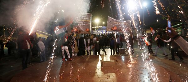 People burn firecrackers to celebrate after Indian authorities said their jets conducted air strikes on militant camps in Pakistani territory, in New Delhi, India, February 26, 2019 People burn firecrackers to celebrate after Indian authorities said their jets conducted air strikes on militant camps in Pakistani territory, in New Delhi, India, February 26, 2019 - Sputnik International