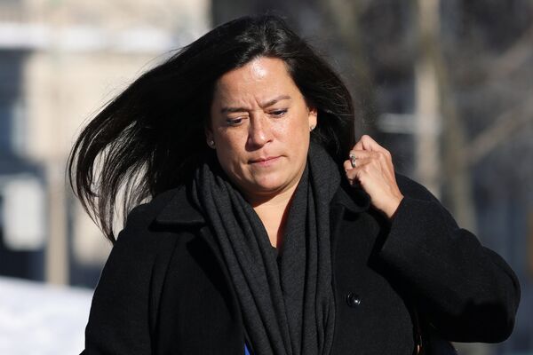 Jody Wilson-Raybould, former Canadian justice minister, walks on Parliament Hill in Ottawa, Ontario, Canada February 19, 2019 - Sputnik International