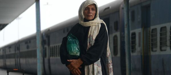 Pakistani passengers from the Samjhauta Express arrive from Pakistan at Attari Railway Station, about 35 kms from Amritsar on September 29, 2016 Pakistani passengers from the Samjhauta Express arrive from Pakistan at Attari Railway Station, about 35 kms from Amritsar on September 29, 2016 - Sputnik International
