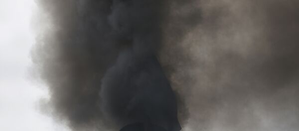 Swiss commodity traders accused of deliberately blending toxic fuel and dumping it in West Africa say African governments are to blame for failing to invest in refineries and newer vehicles to lower exhaust emissions that cause respiratory and other diseases - Sputnik International