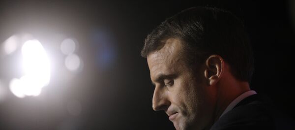 French president Emmanuel Macron addresses troops of the Barkhane force at the Barkhane tactical command center in N'Djamena on December 22, 2018 French president Emmanuel Macron addresses troops of the Barkhane force at the Barkhane tactical command center in N'Djamena on December 22, 2018 - Sputnik International