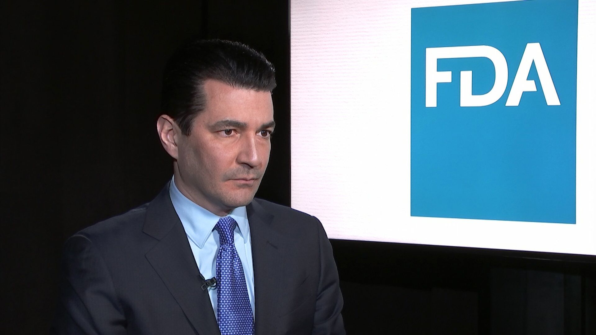 Food and Drug Administration Commissioner Scott Gottlieb listens during an interview with The Associated Press in New York on Monday, March 5, 2018. - Sputnik International, 1920, 31.05.2021