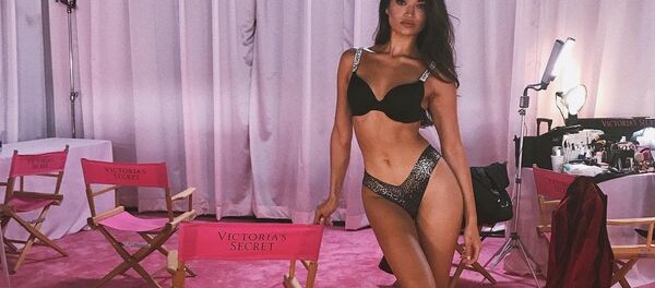 Shanina Shaik - Sputnik International