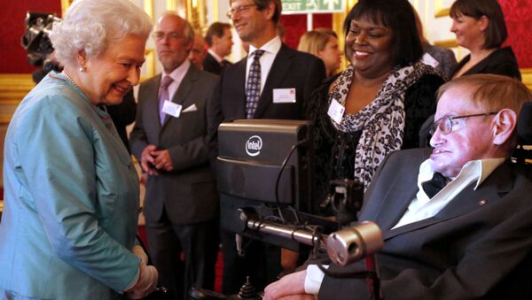 Britain's Queen Elizabeth II (L) meets British scientist Stephen Hawking (R) at a reception for Leonard Cheshire Disability in the State Rooms, St James's Palace, London on May 29, 2014. - Sputnik International