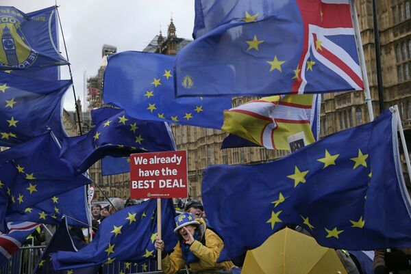 Pro-Corbyn Group Calls to 'Shut Down Streets & Block Roads' Over Parliament Suspension - Report Pro-Corbyn Group Calls to 'Shut Down Streets & Block Roads' Over Parliament Suspension - Report - Sputnik International
