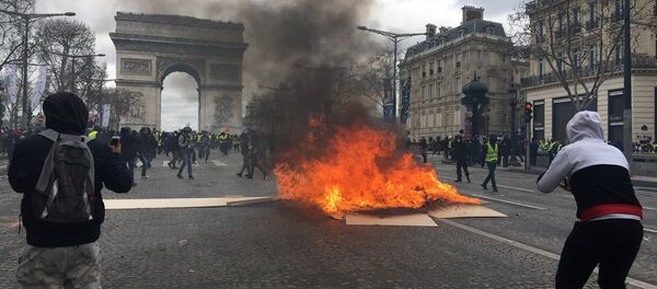 Yellow Vests protest in Paris 16 March - Sputnik International