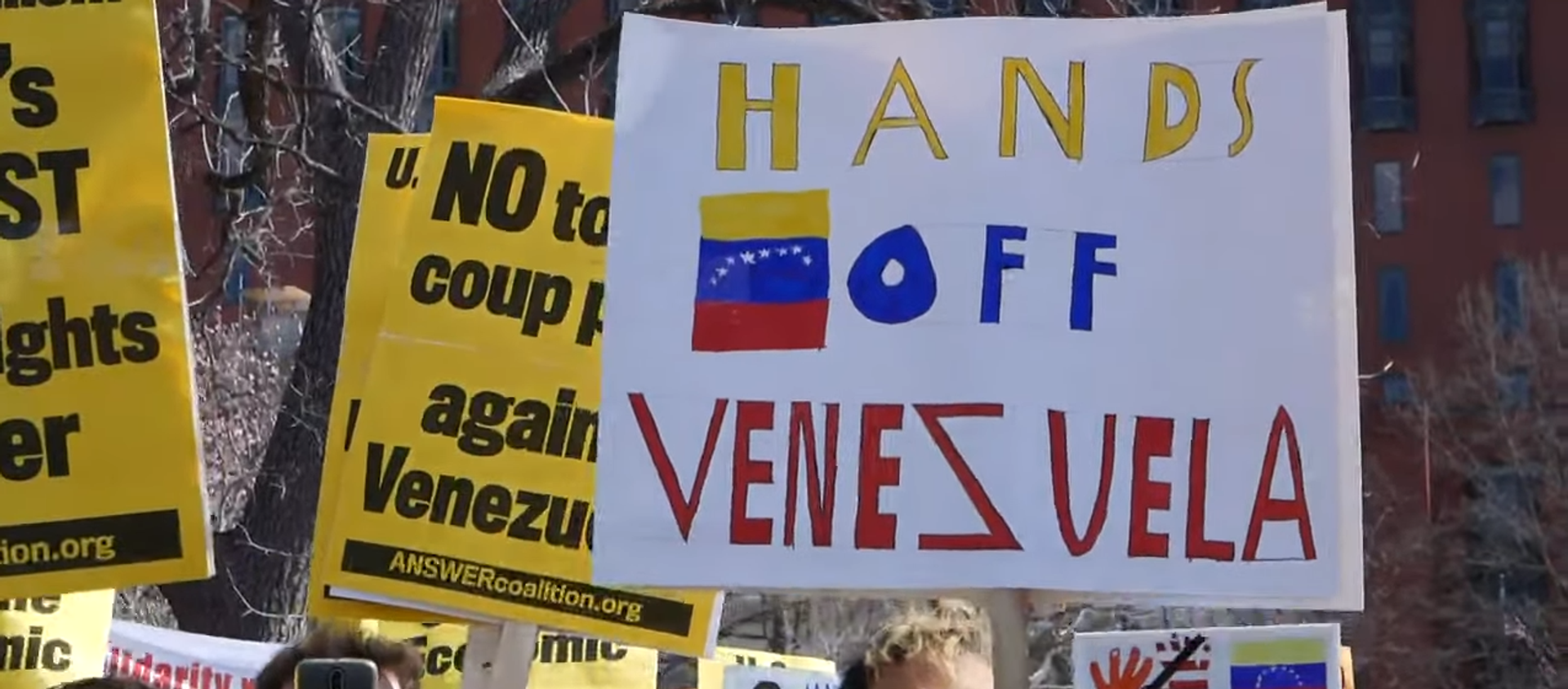 Protesters rally in Washington, DC, supporting Venezuelan President Nicolas Maduro - Sputnik International, 1920, 25.04.2019