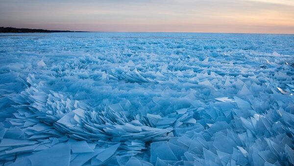 Michigan Lake full of icy shards - Sputnik International