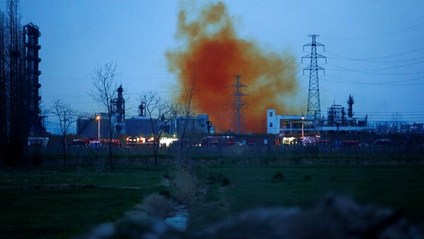 Smoke billows from the pesticide plant owned by Tianjiayi Chemical following an explosion, in Xiangshui county, Yancheng, Jiangsu province, China March 22, 2019. - Sputnik International
