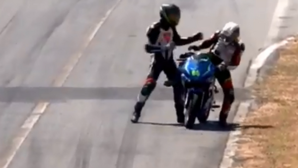 Professional motorcyclists each receive two-year suspension following mid-race brawl during Costa Rica event in February 2019 - Sputnik International