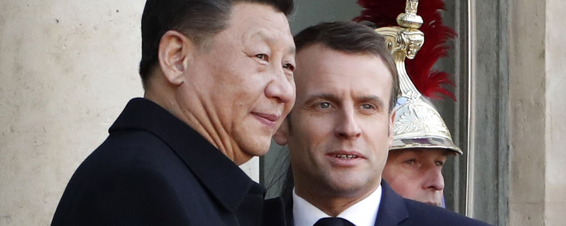 French President Emmanuel Macron, right, welcomes his Chinese counterpart Xi Jinping prior to a meeting at the Elysee Palace, in Paris, Monday, March 25, 2019. - Sputnik International, 1920, 17.02.2022