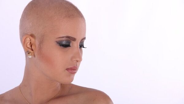 Bald head woman - Sputnik International