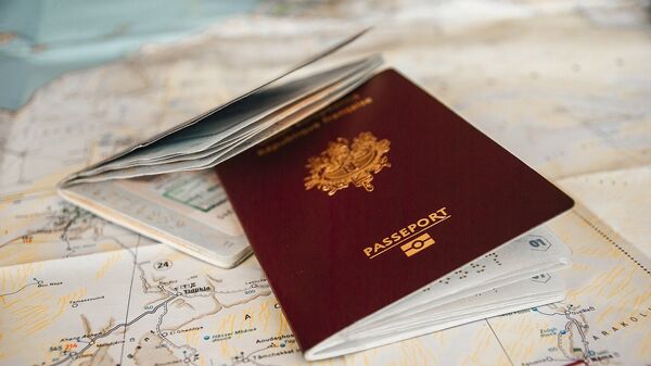 French passport - Sputnik International