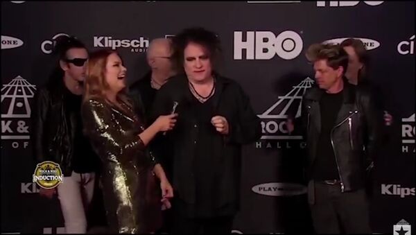 Robert Smith gives deadpan interview during Rock & Roll Hall of Fame Ceremony. - Sputnik International