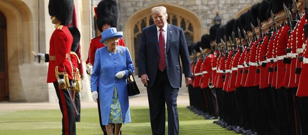 U.S. President Donald Trump with Queen Elizabeth II, inspects the Guard of Honour at Windsor Castle in Windsor, England, Friday, July 13, 2018 U.S. President Donald Trump with Queen Elizabeth II, inspects the Guard of Honour at Windsor Castle in Windsor, England, Friday, July 13, 2018 - Sputnik International
