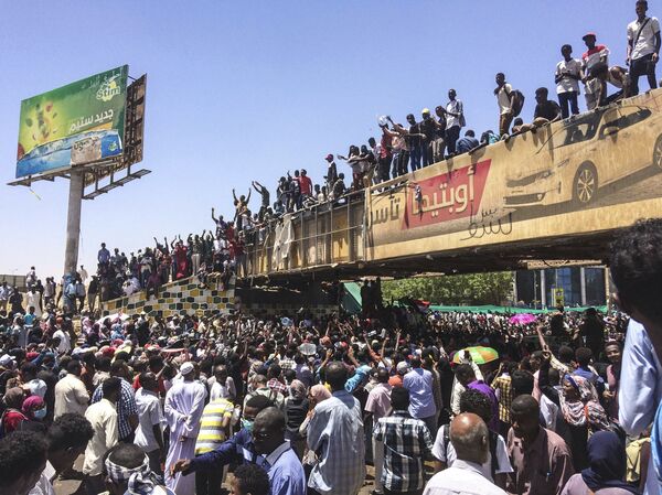 Ex-Sudanese President Bashir's Wife Detained Again Shortly After Release on Bail, Reports Say Ex-Sudanese President Bashir's Wife Detained Again Shortly After Release on Bail, Reports Say - Sputnik International