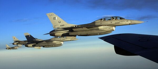 F-16 Fighting Falcons from the Pakistan Air Force - Sputnik International