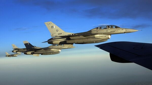 F-16 Fighting Falcons from the Pakistan Air Force  - Sputnik International