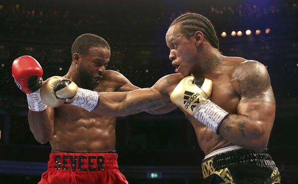 Anthony Yarde (right) knocked out Travis Reeves (left) in his most recent fight - Sputnik International