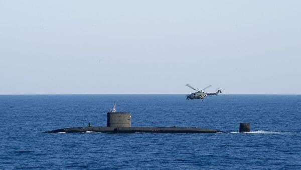 HMS Talent (S92) with Lynx in the Mediterranean Sea - Sputnik International