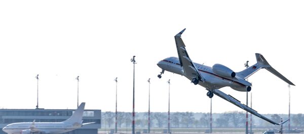 A Global 5000 jet of the government has problems landing at Schoenefeld Airport in Berlin, on April 16, 2019. Following a malfunction shortly after take-off, the aircraft turned back to Berlin-Schoenefeld Airport with major problems. A Global 5000 jet of the government has problems landing at Schoenefeld Airport in Berlin, on April 16, 2019. Following a malfunction shortly after take-off, the aircraft turned back to Berlin-Schoenefeld Airport with major problems. - Sputnik International