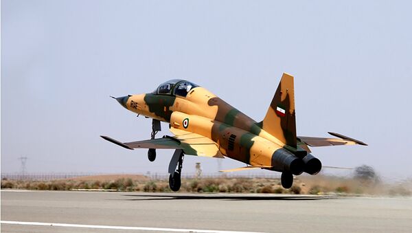A handout picture released by Iran's Defence Ministry on August 21, 2018, shows the Kowsar domestic fighter jet, a fourth-generation fighter - Sputnik International