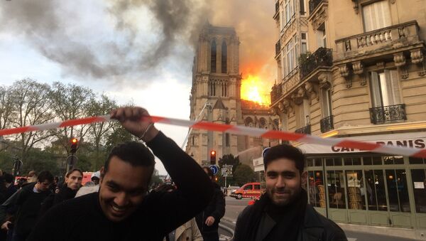 Notre Dame Cathedral on fire, Paris - Sputnik International