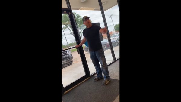 Texas man gets arrested after going on an anti-Arab rant against an AT&T employee - Sputnik International