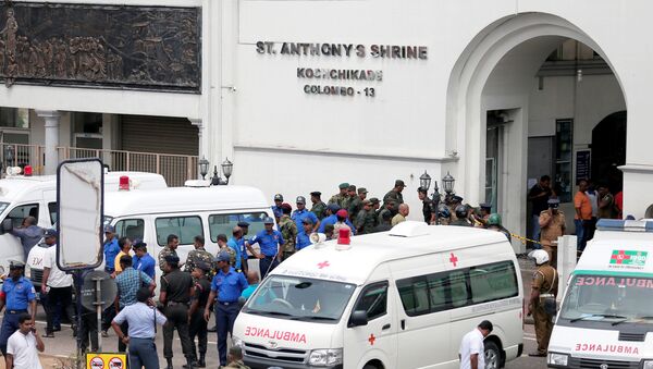Sri Lankan military officials stand guard in front of the St. Anthony's Shrine, Kochchikade church after an explosion in Colombo, Sri Lanka April 21, 2019. - Sputnik International