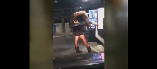 #MCSTAG Hunter makes order at rural McD's - Sputnik International