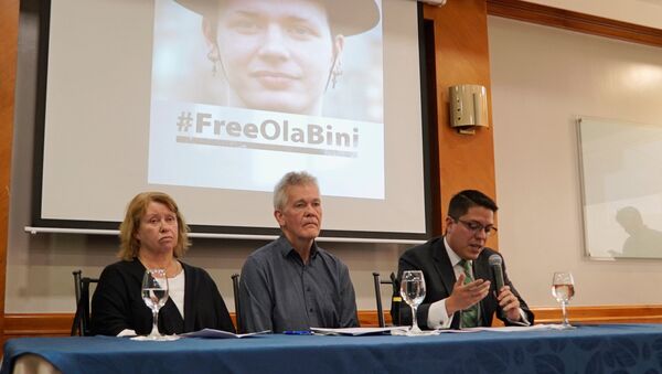 Gorel Biniel (L) and Dag Gustafsson (C), parents of Swedish software developer Ola Bini, and lawyer Carlos Soria, hold a news conference after a local judge ordered Bini jailed pending trial for alleged involvement in hacking government computer systems, in Quito, Ecuador April 16, 2019 - Sputnik International